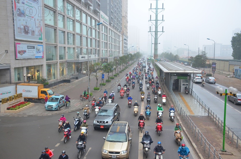 Không cần đề xuất, các phương tiện vẫn ùn ùn đi vào làn BRT Không cần đề xuất, các phương tiện vẫn ùn ùn đi vào làn BRT